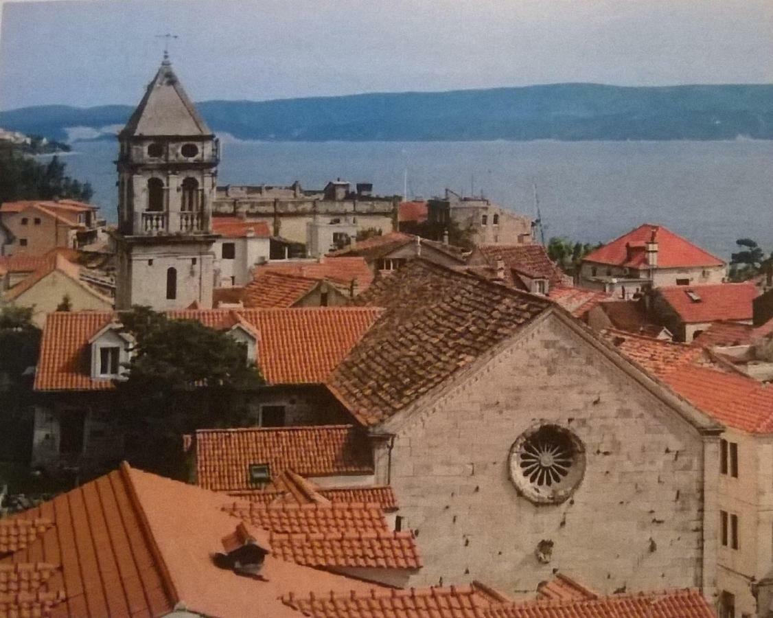 Renata * Omis